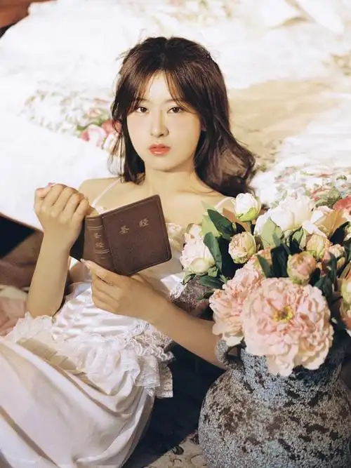 法式少女室内胶片写真