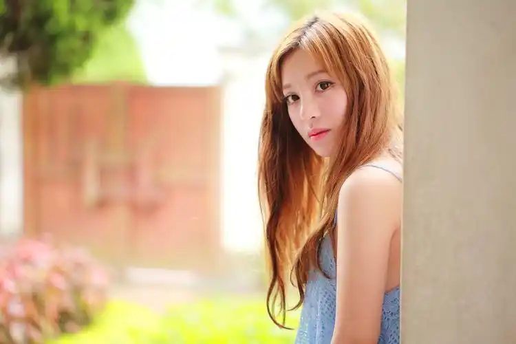 亚洲女孩脸眼睛棕色长发4k美女壁纸