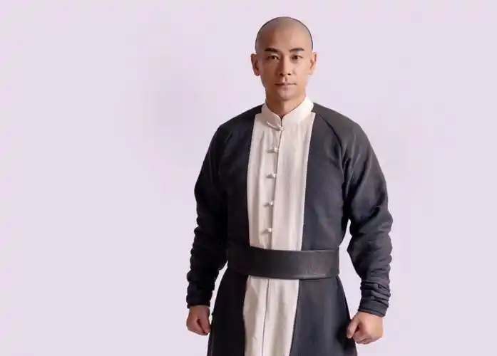 由于有武术的功底,赵文卓参演的影视剧大多都是武打动作片,例如