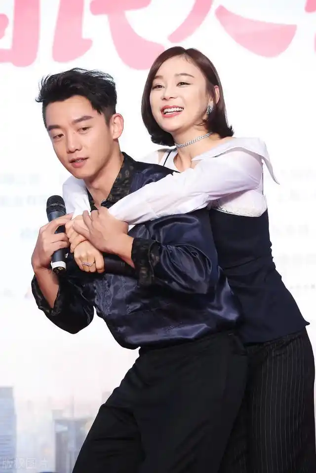 "陈乔恩郑恺"感情破裂,一名垂危患者和几百名乘客,孰轻孰重?