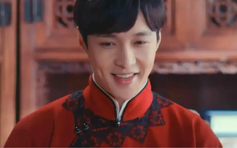 【张艺兴】二月当然是二月红啦(o^^o)谁会不爱二爷的笑容呢