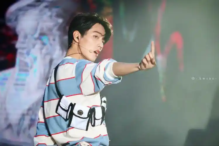 181004x 玖少年团杭州演唱会 肖战