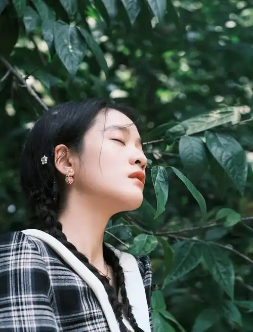 张雪迎麻花辫装扮有没有可爱到你呢