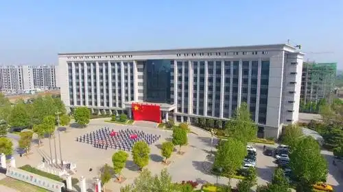 获嘉县拥有一座四等火车站,每天有4列火车经过