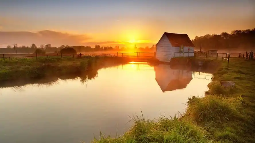 日落栅栏风景高清桌面壁纸