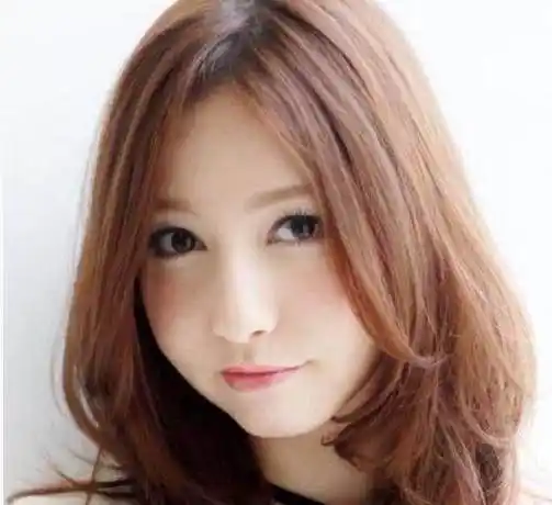 菱形脸的美女,这些发型可以去尝试一下,好看又时尚!