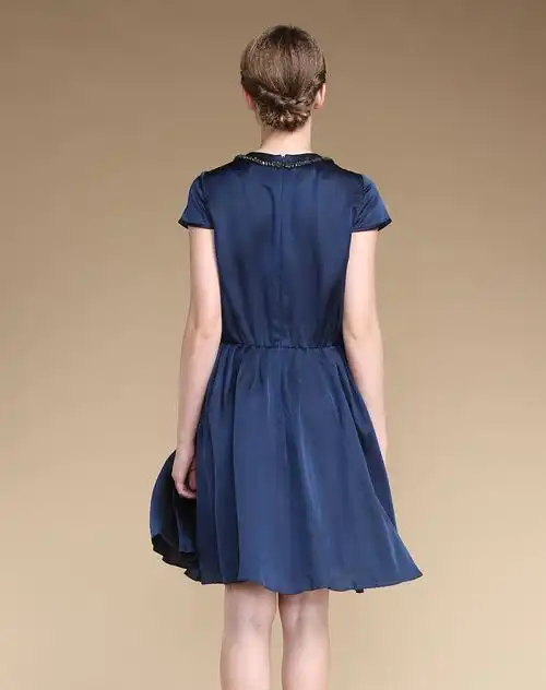藏蓝色褶皱淑女短袖连衣裙