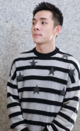 原创路人用原相机拍李佳琦素颜拍出零瑕疵的婴儿肌这脸天使吻过