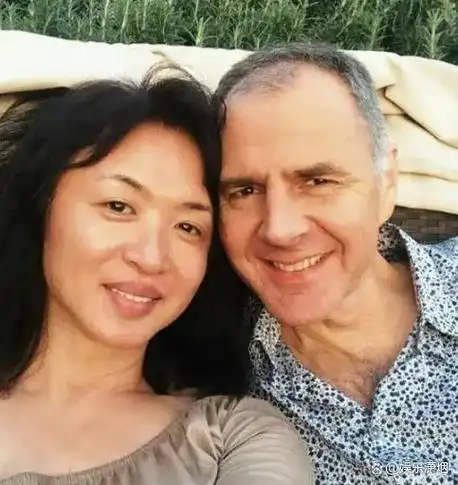 金星宣布再婚后请问她24年前领养了三个孩子今现状如何了