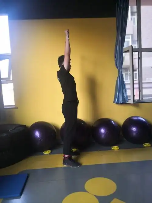 功能性训练 写美篇功能性训练是通过模仿日常生活中的一些简单动作来