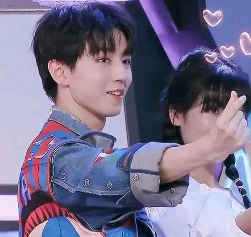 95后明星人气榜:蔡徐坤和赵露思第二,王俊凯和孟美岐第三