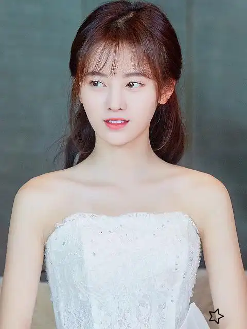 鞠婧祎最舍不得删的5张照片,第4张是多少人的壁纸!