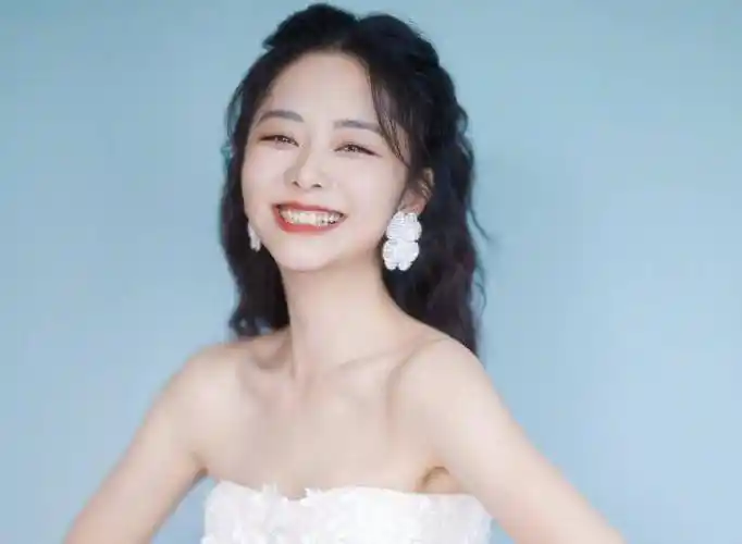 谭松韵练瑜伽,脸部有"婴儿肥","小蛮腰"惹人爱,体重84斤_状态_因为