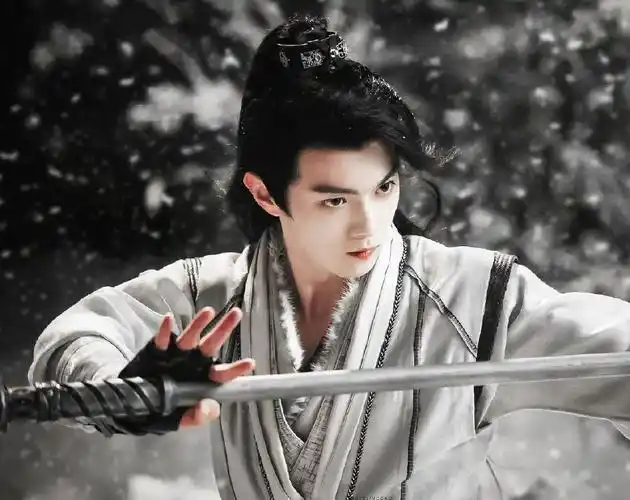 许凯《雪鹰领主》过审!古装造型令人惊艳,看到女主后:心动了!