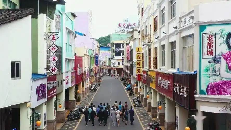 靓县城中山路商业街华丽蝶变邂逅复古民国风