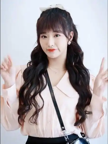 孔雪儿吴宇恒新剧香蕉先生不睡觉定档530