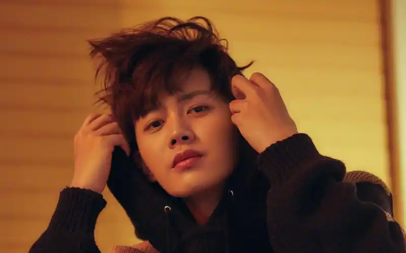 帅哥,明星壁纸,帅哥,明星,演员,魅力任嘉伦最新杂志帅气写真图片