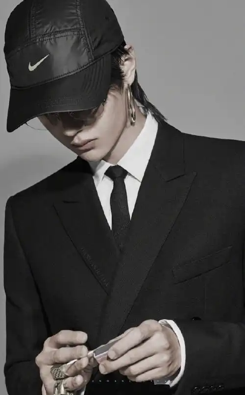 王一博时尚芭莎