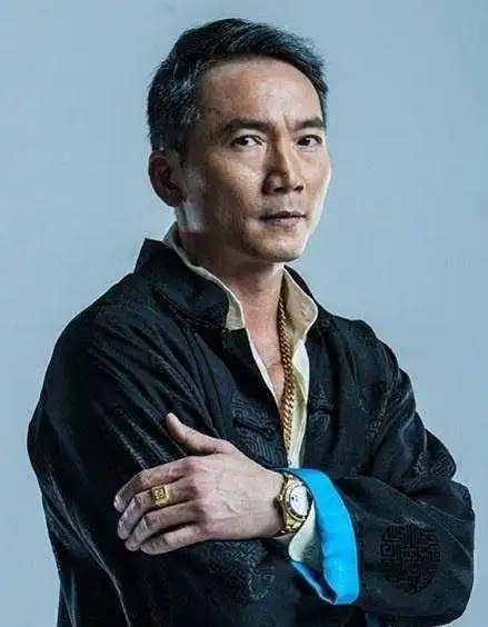 陈惠敏陈惠敏是香港武打演员,善长拳击和中国武术,被认为是华人演艺圈