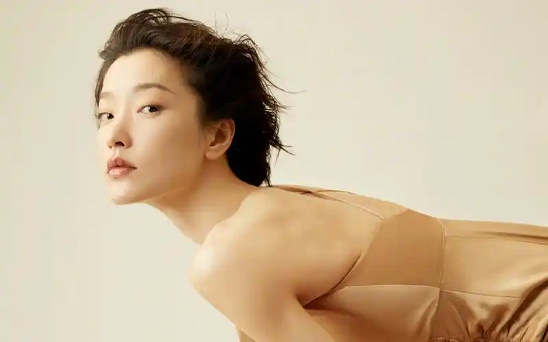 杜鹃白皙性感高清桌面壁纸