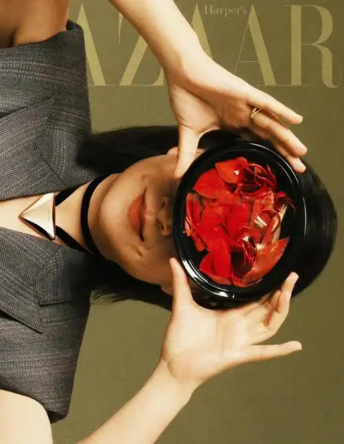 时尚芭莎三月封面人物贾玲