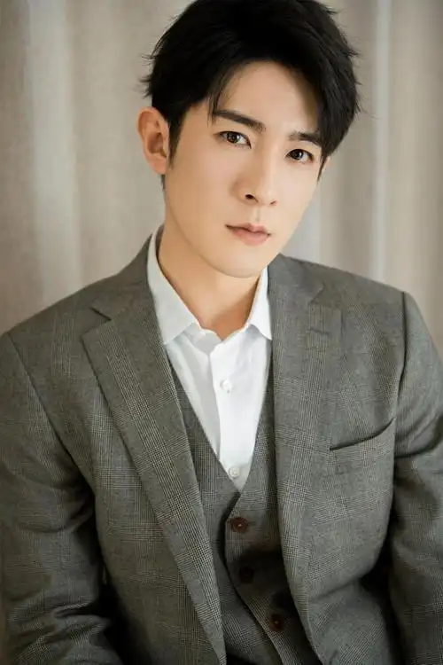 《只为遇见你》将播 季肖冰化身琥珀公子暖心上线_网易娱乐