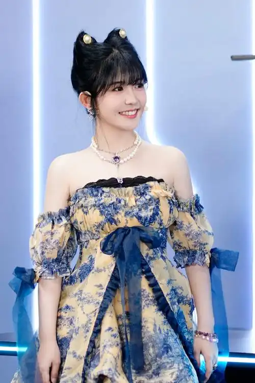 赖美云超话#7得隆咚呛#浪漫撞满怀,小满胜万全.