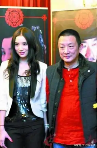 小宋佳;当初我绯闻缠身,抢了刘蓓老公,如今和黄少峰同行又被拍