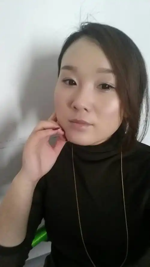 我今年28岁离异了,经过了一段又一段的感情心已经支离破碎了,现在想一