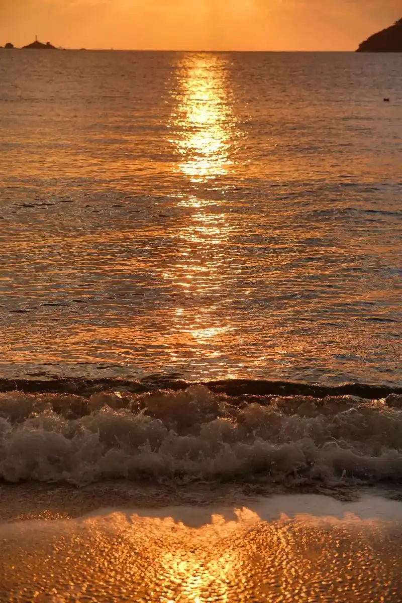 分享你的一张最美日出照片吧