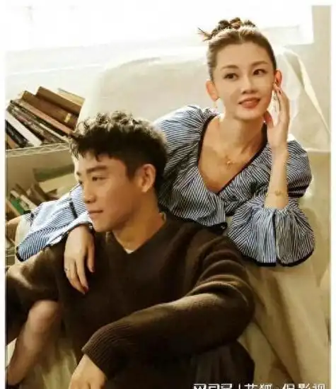 郑恺心疼苗苗的努力|甜蜜|爱情|娱乐圈|王菲谢霆锋|苗苗(演员)_网易