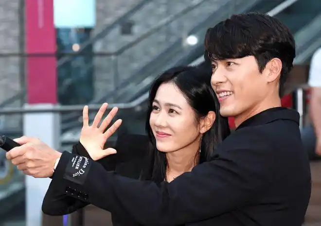 玄彬孙艺珍回应婚变,一家三口合照曝光,儿子正脸更像父亲|韩国|张东健