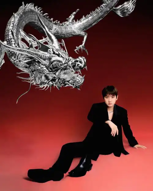 汪苏泷超话#汪苏泷today##微博之夜#  神秘酷黑,霸气银龙,cg合成银龙