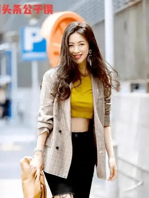 恋过李泉,甩尤文图斯队的老板,与陈楚河暧昧,朱珠的情史不简单_梦想