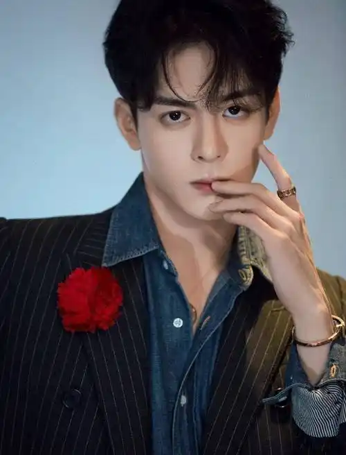 李一桐曾舜晞上演写真大片,情侣照cp感十足,网友大赞!