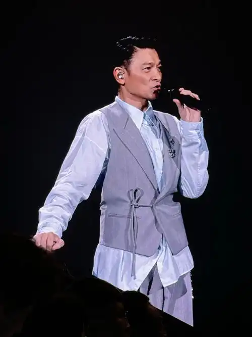 "今天…is the day" 刘德华演唱会2024 北京站 ,第一次看华仔的演唱会