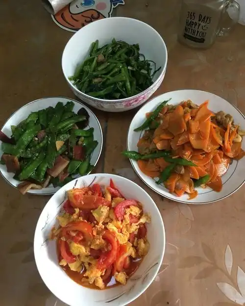 章习做了道菜做的荷兰豆炒肉