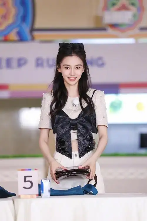 angelababy奔跑吧造型96 今天是蝴蝶公主嘛