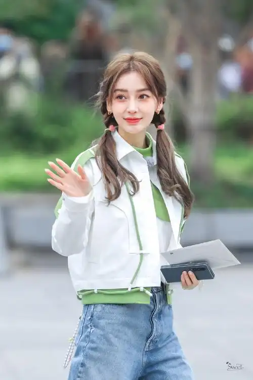 奔跑吧angelababy##杨颖奔跑吧双马尾编发造型