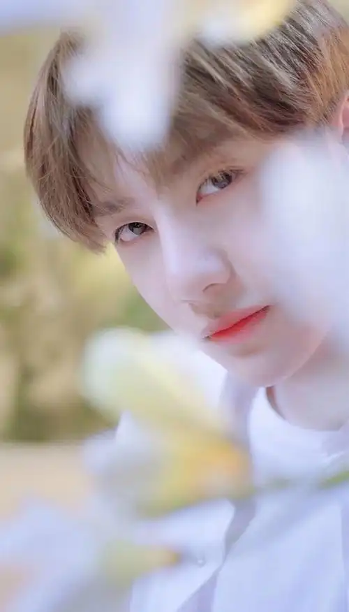 姐妹们有王一博的绝美手机锁屏么求