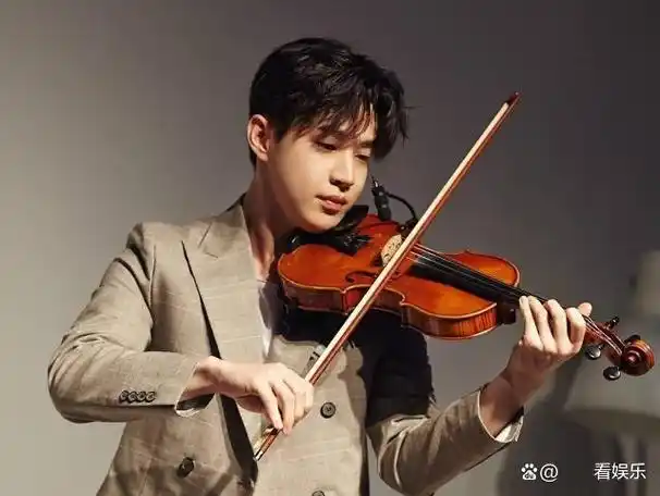 刘宪华太刚了!疑似因彩排等待一夜,凌晨喊话音乐节主办方