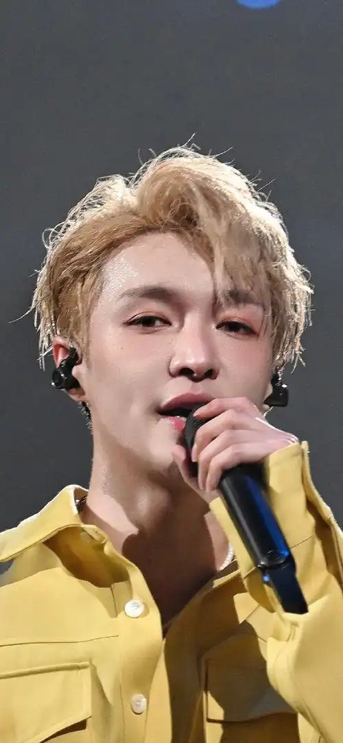 超近距离怼脸照 精致绝美的神仙颜值 太帅惹    @张艺兴|#张艺兴大