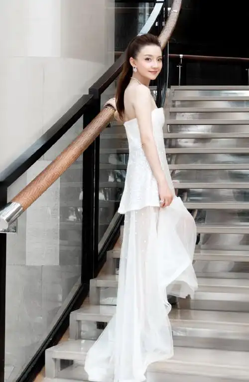 孙茜微博电影之夜性感图片11