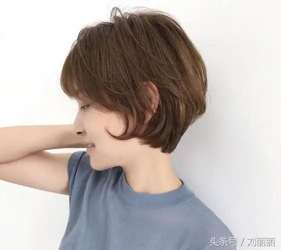 最受欢迎新短发27款,20岁30岁40岁的女性都可以,适合不同年龄段