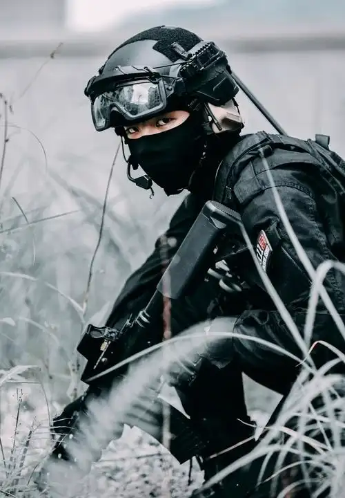 穿越火线手游cos最帅斯沃特