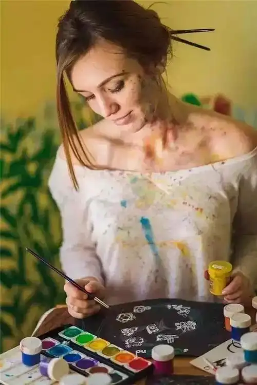 学画画的女孩子好特别,每个都是小仙女