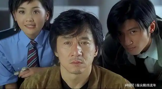 65岁周比利晒半裸照六块腹肌很有型精神饱满与李连杰差别不小