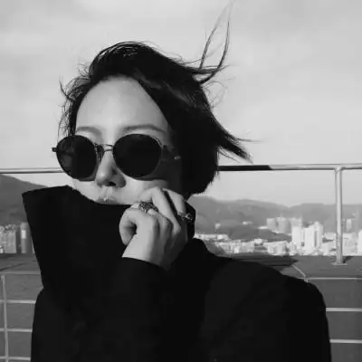 黑白女生头像高冷霸气_www.qqtu8.com