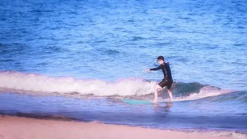 #王一博夏日冲浪店# @uniq-王一博 ​​​cr… - 堆糖,美图壁纸