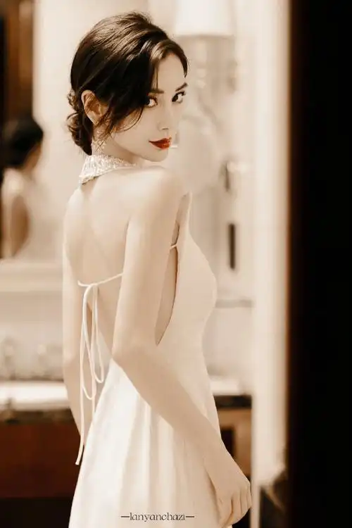 angelababy超话#angelababy#    97angelababy61白色礼服    饭修